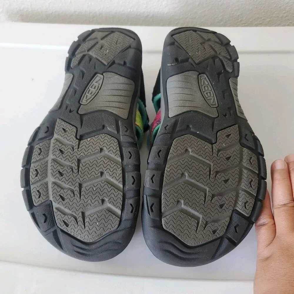 Keen Newport H2 Waterproof Sport Sandals Kids Sz 4 Trail Outdoors Closed Toe